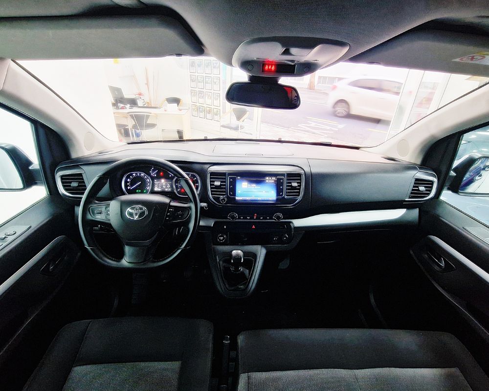 TOYOTA PROACE VERSO SHUTTLE 2017 (9 PLAZAS)
